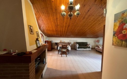 Mansarda in vendita, Palazzo di Assisi